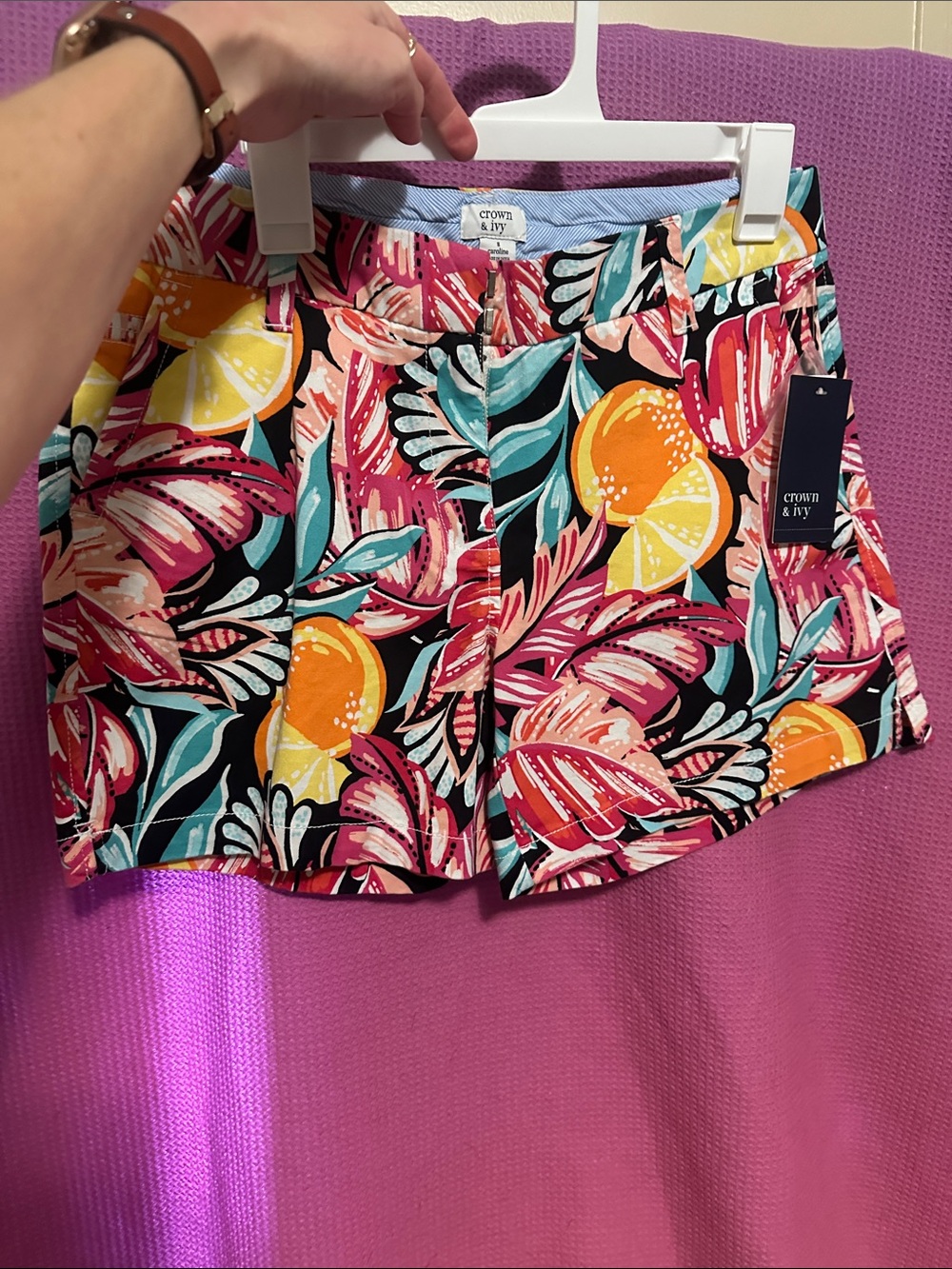 crown & ivy Black Multi Tropical Citrus Print Shorts size 8 nwt